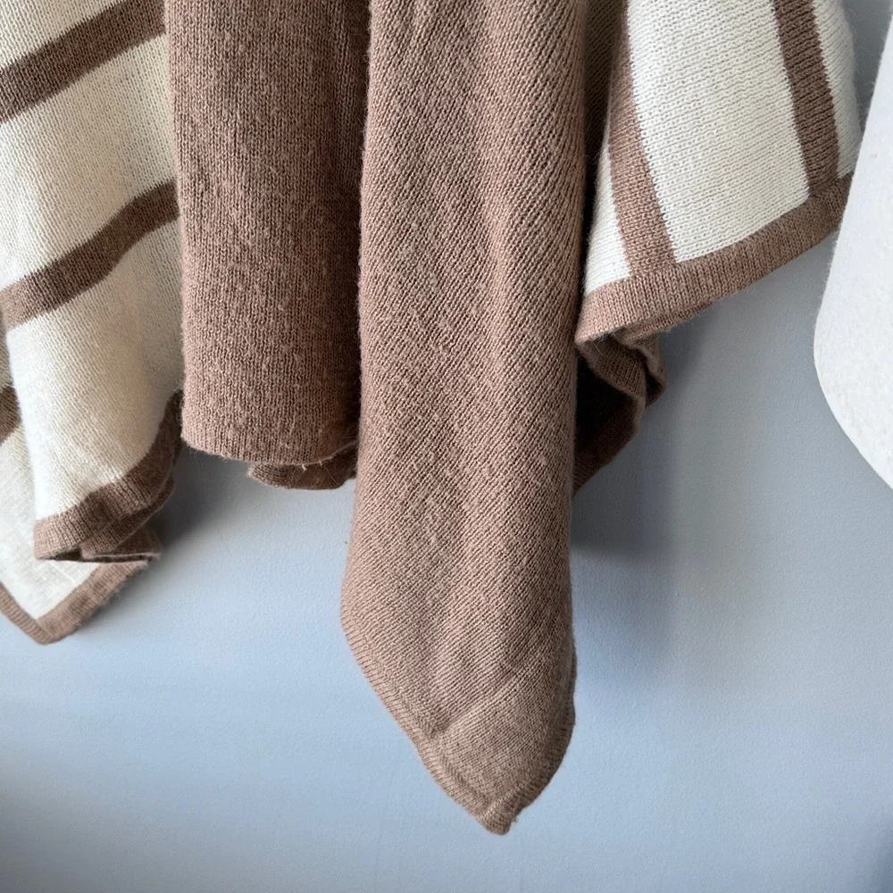 Brochu Walker City Poncho Kimono Knit Cardigan‎